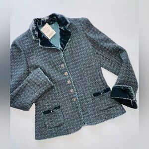 Vintage 💯 Wool Tweed Jacket with Velvet Trim Silk Lining